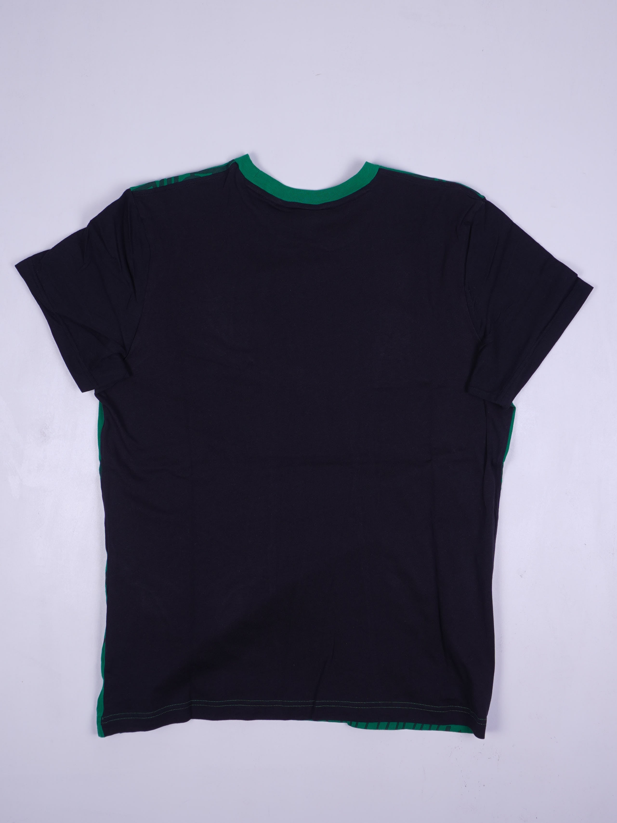 Adidas T-Shirt (L)