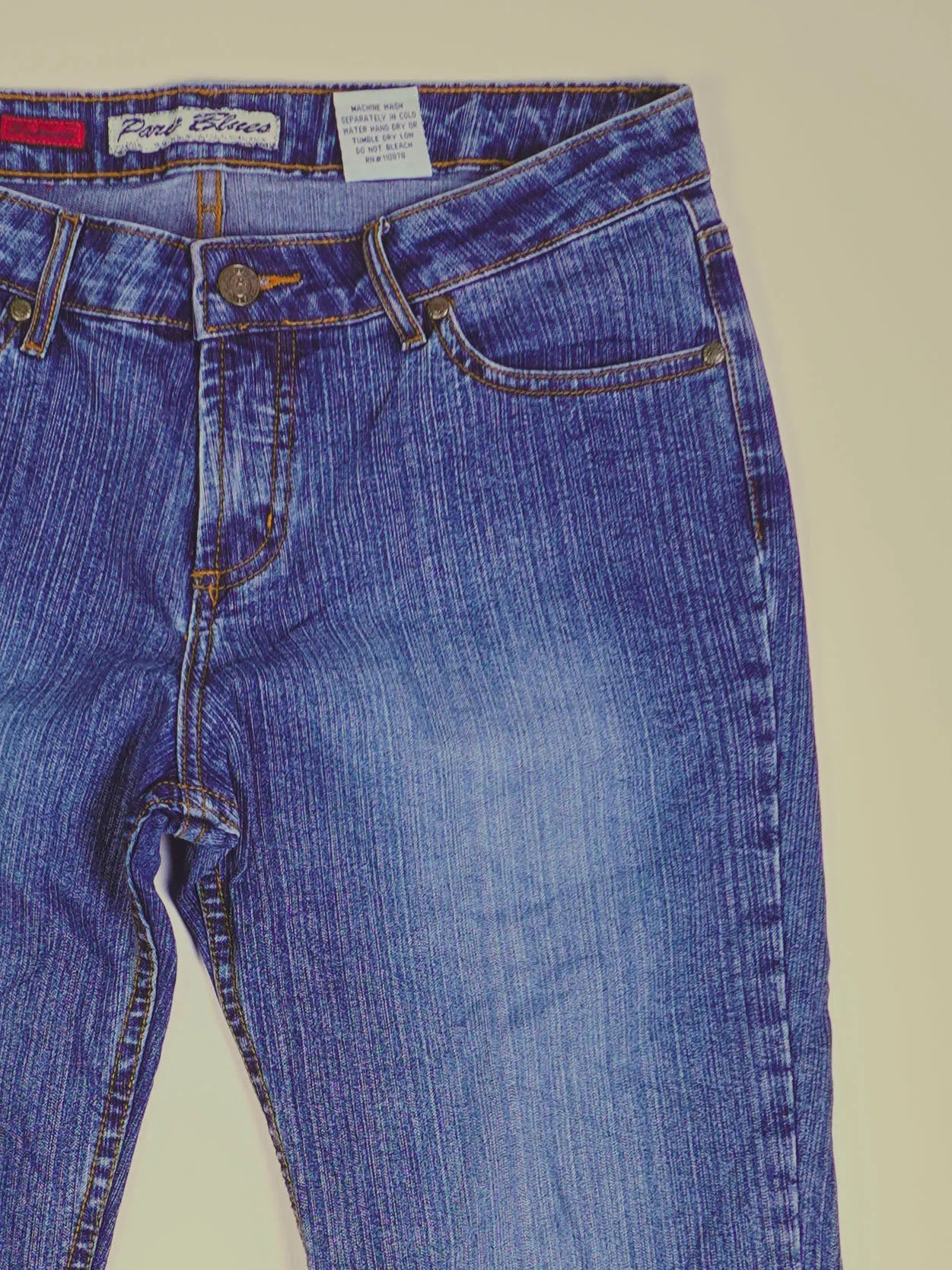 Vintage Low Waist Y2K Jeans (W28)