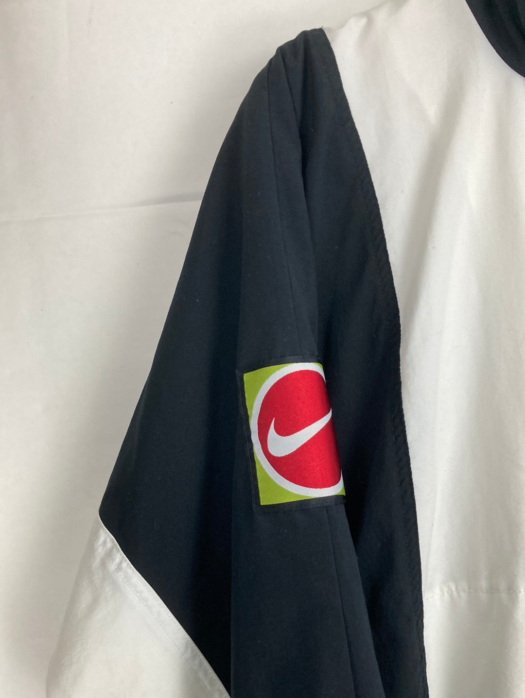 Nike training jacket (L)