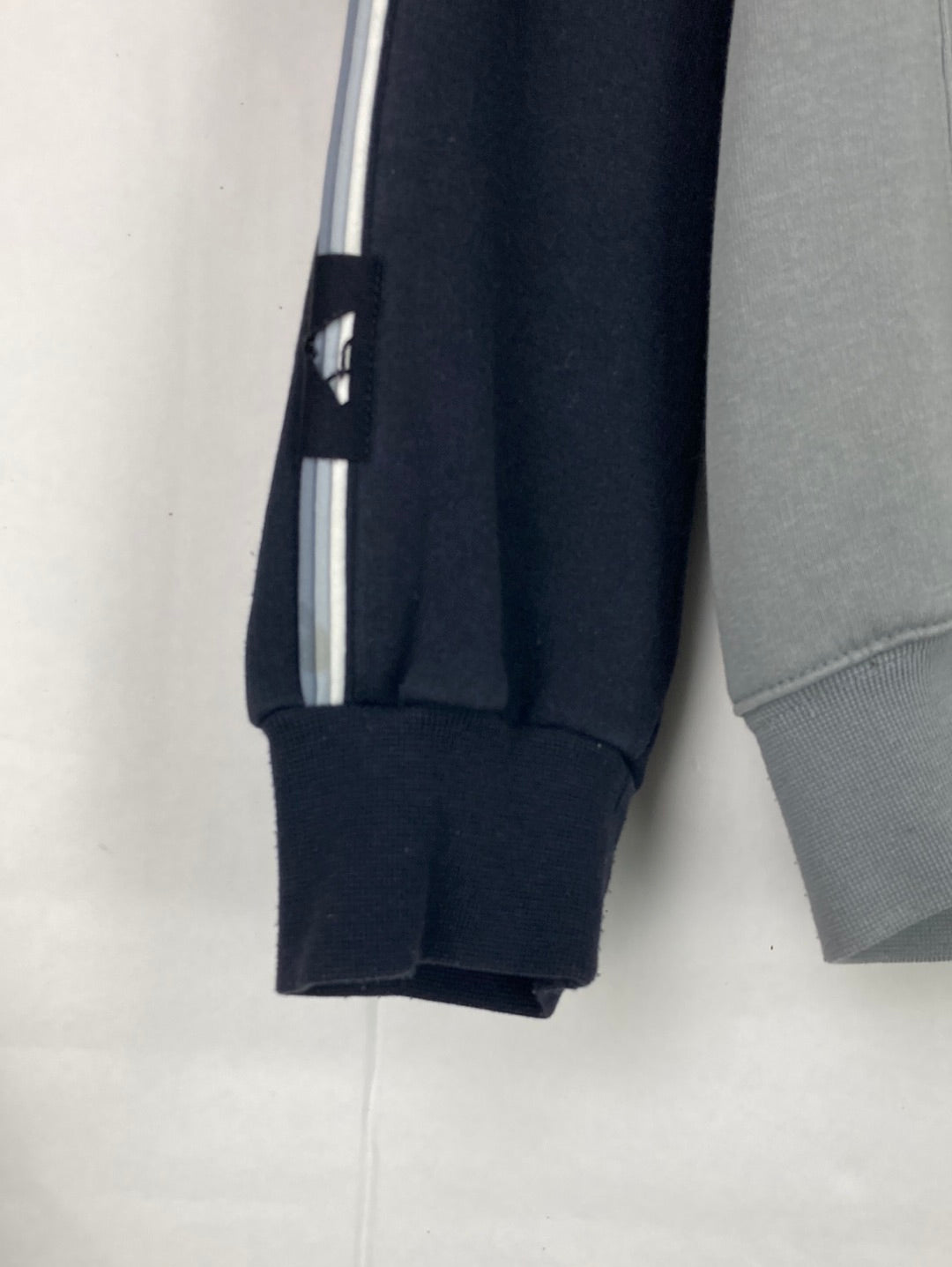 Adidas Sweater (XL)