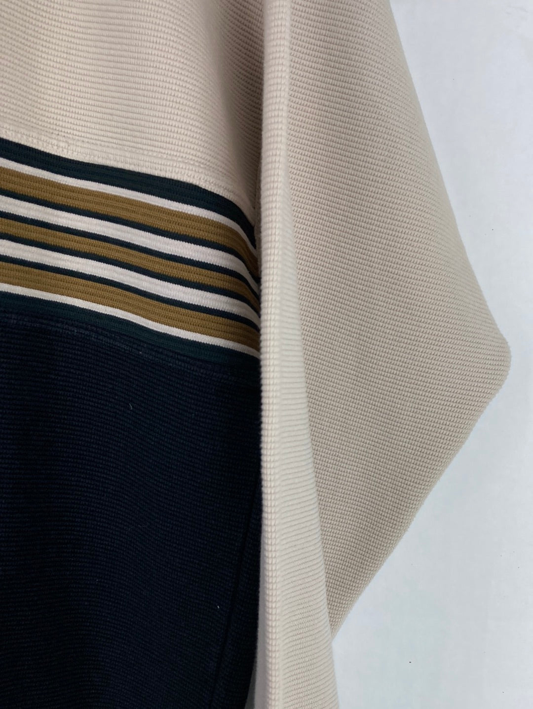 Wind Sweater (XL)