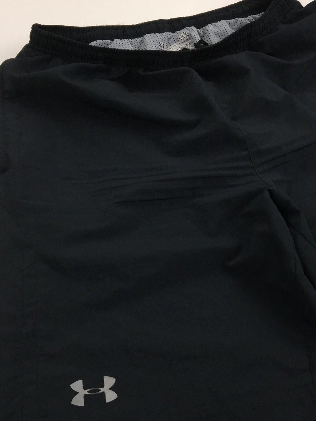 Under Armor Shorts (L)