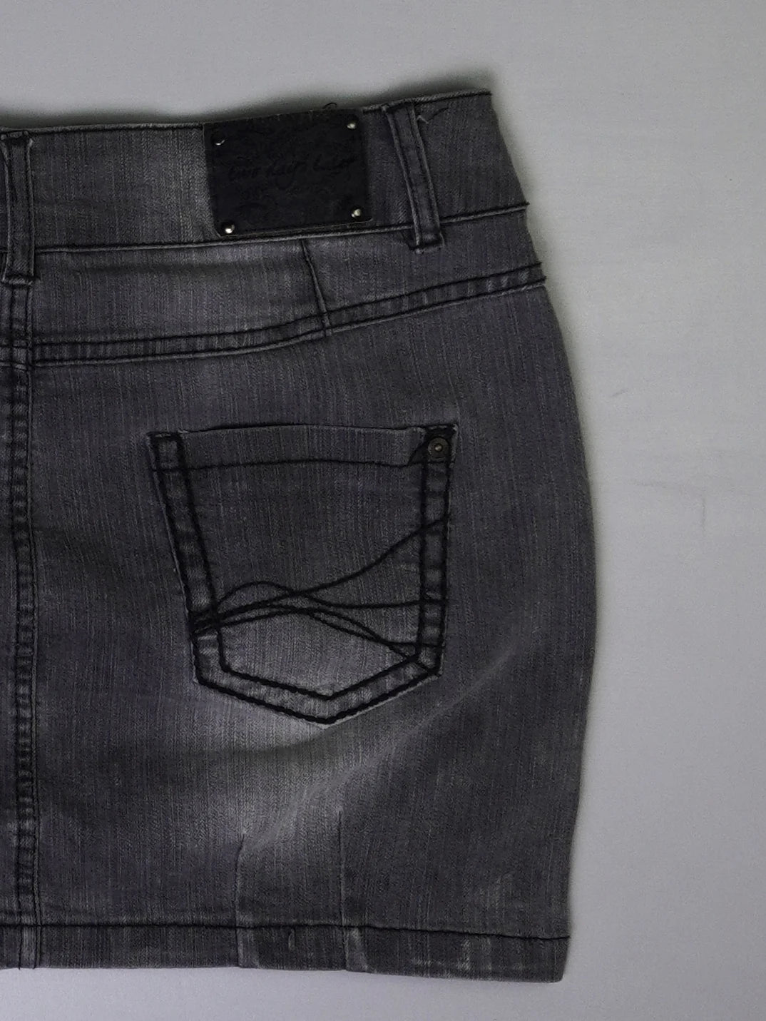 Y2K 42 Mini Rock (XL)