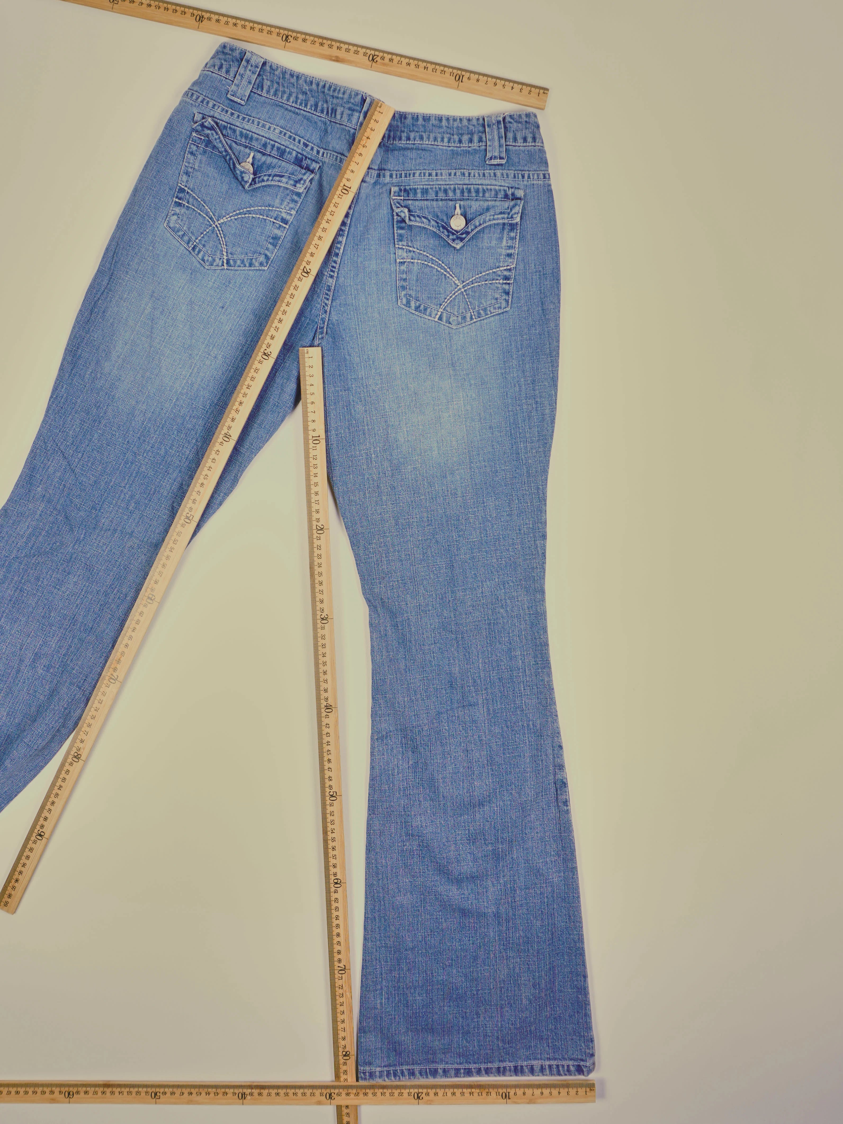 Vintage Low Waist Y2K Jeans (W38)