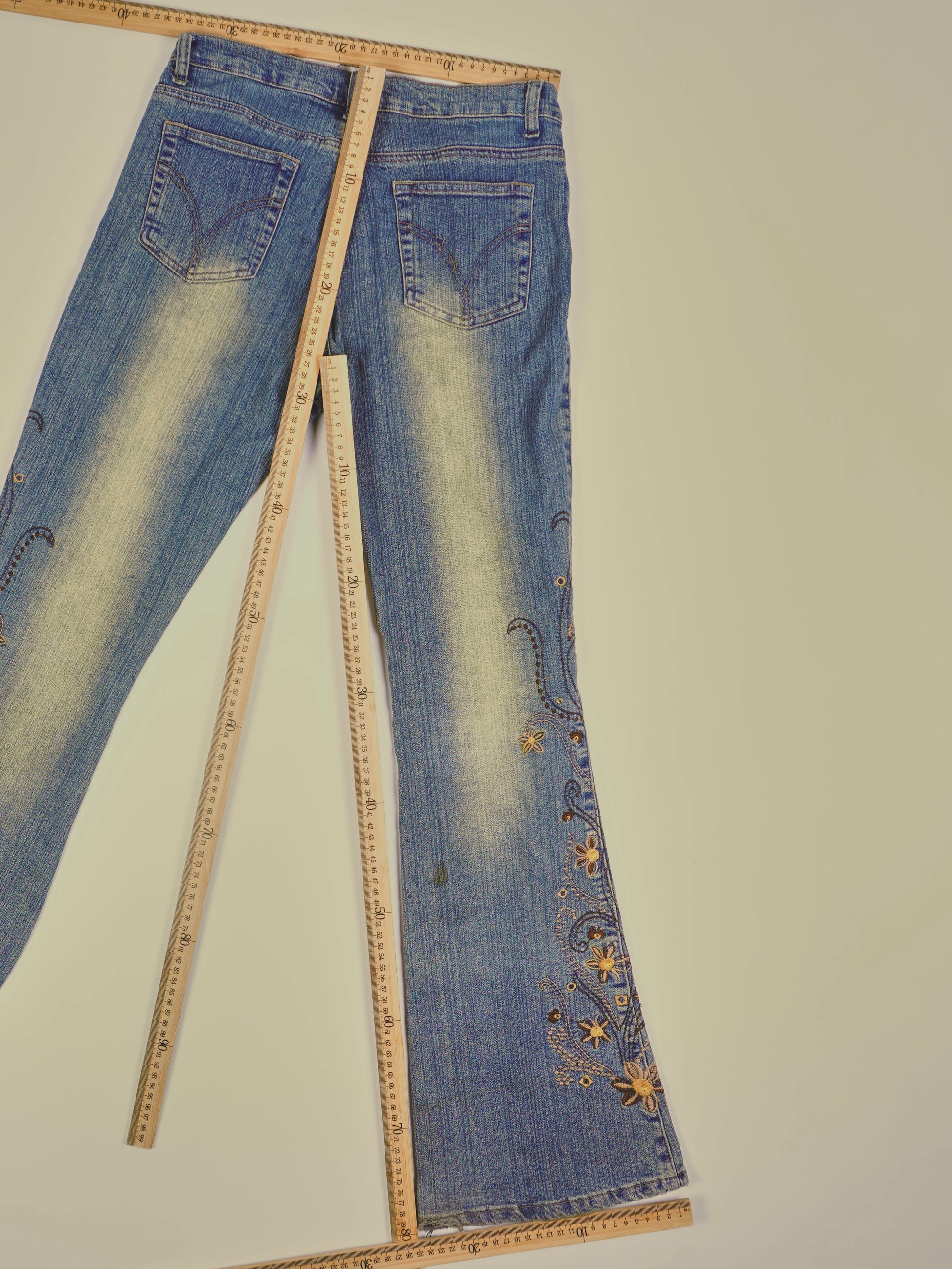 Vintage Y2K Jeans (W28)