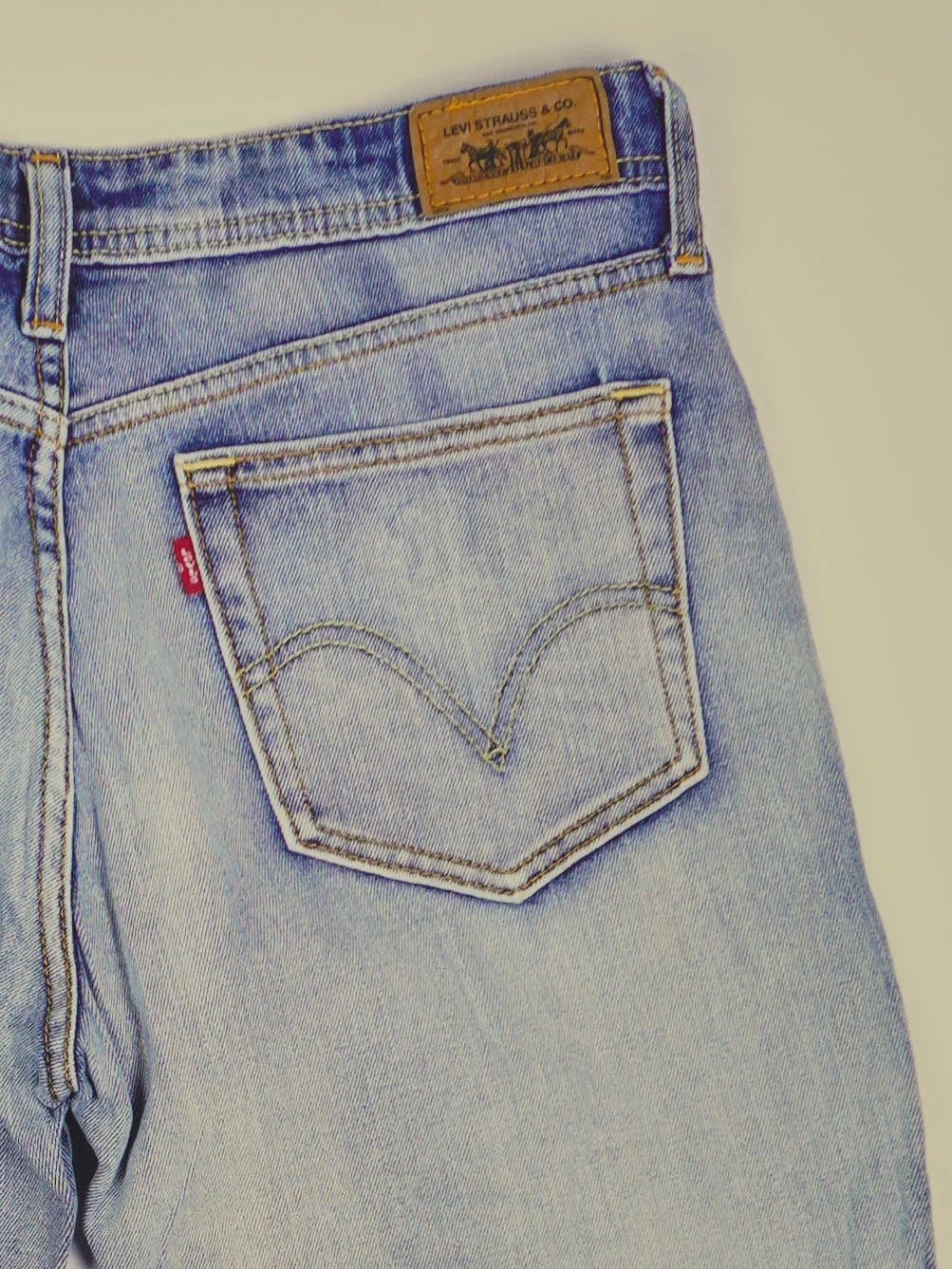 Levis Low Waist Y2K Jeans (W32)