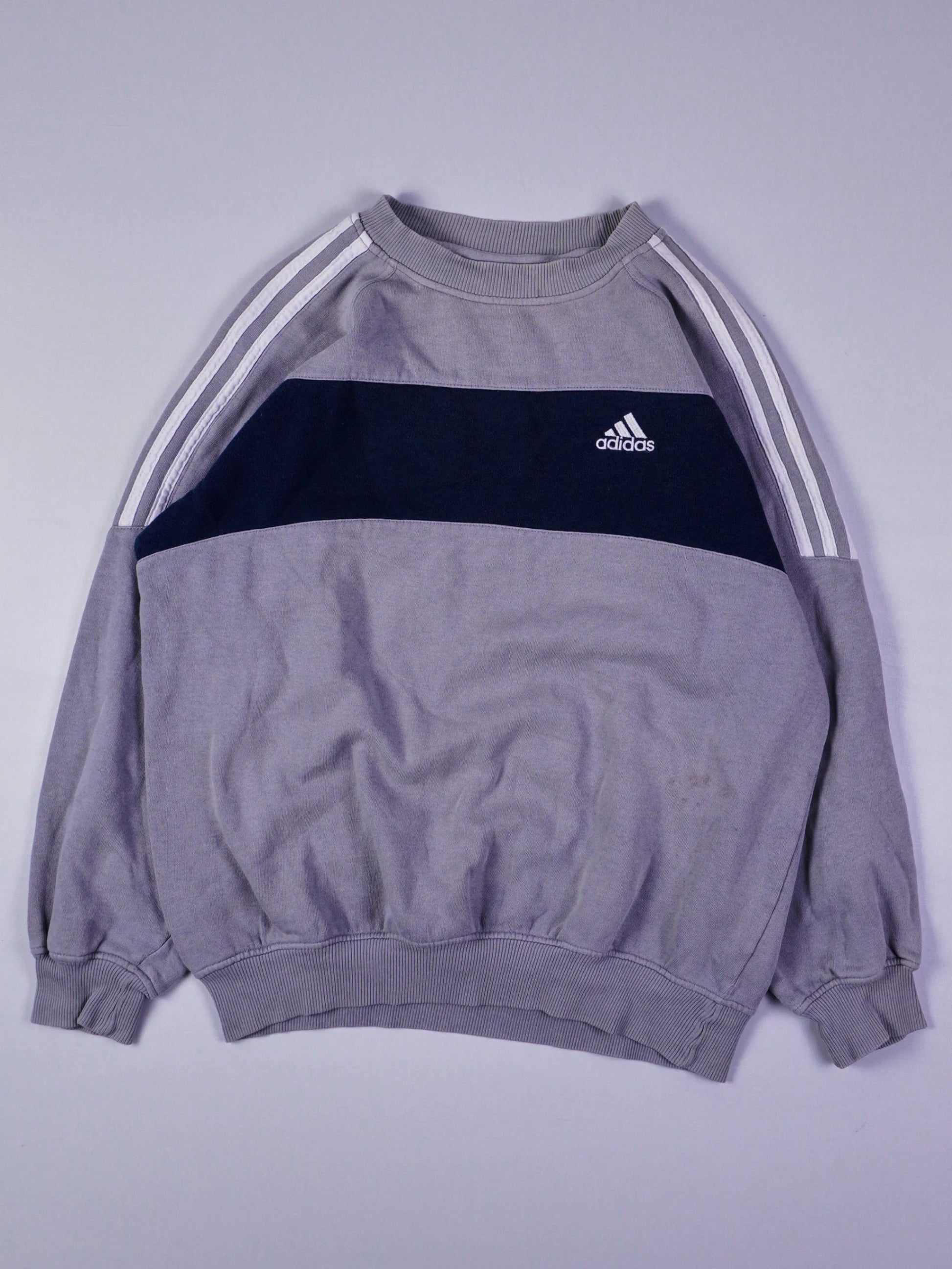 Adidas Sweater (XS)