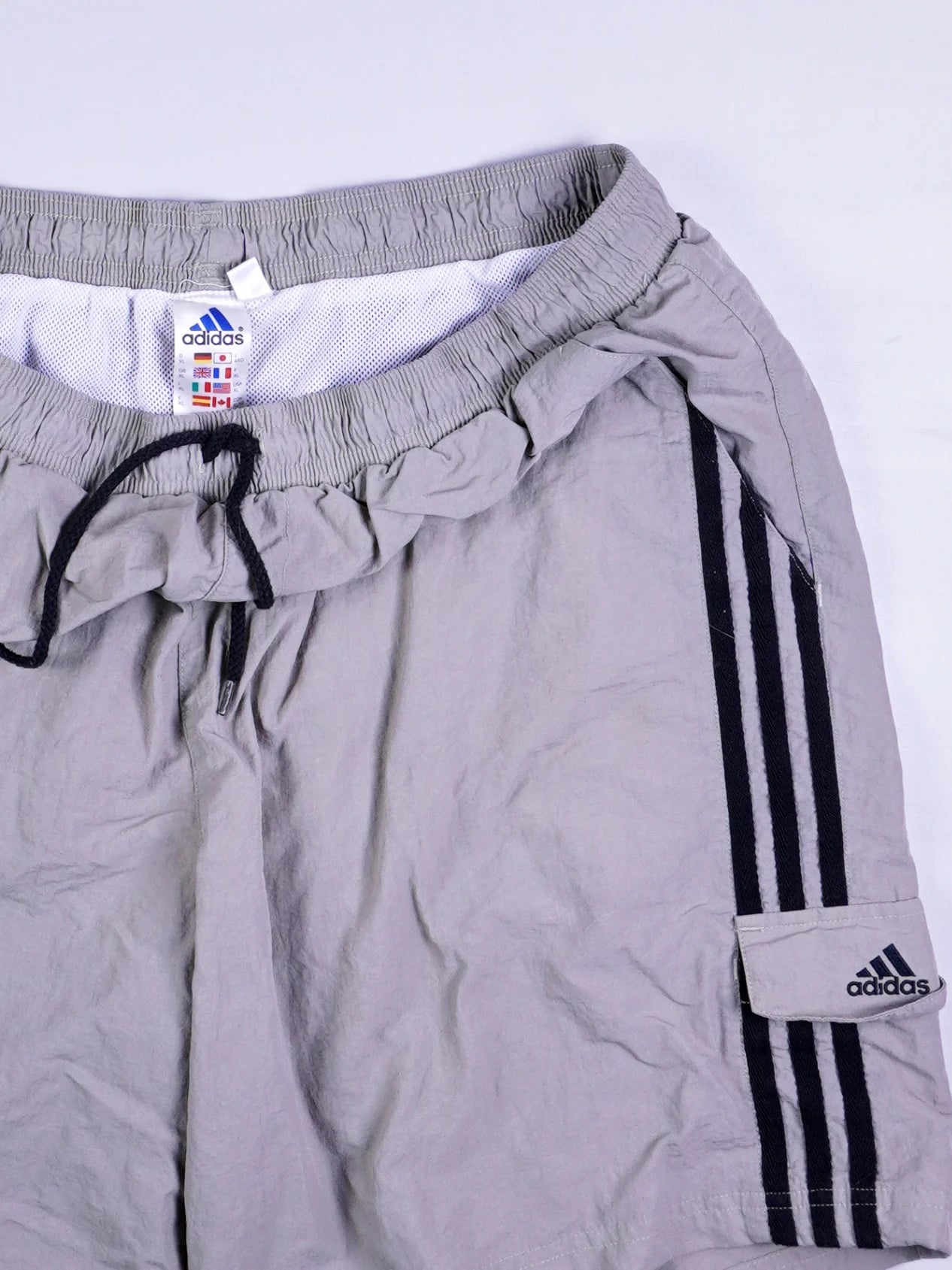 Adidas Shorts (L)