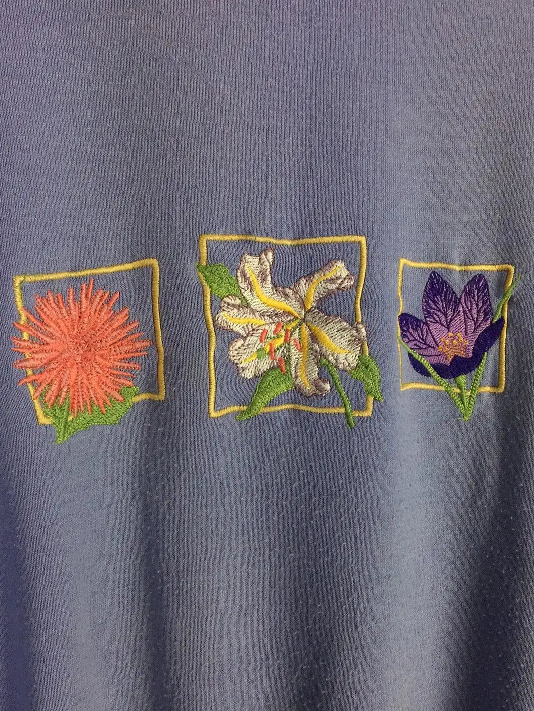 Country Scene Flower Sweater (L)