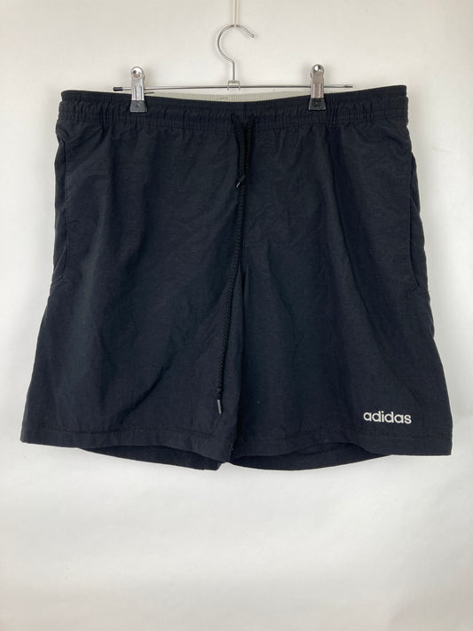 Adidas Shorts (M)