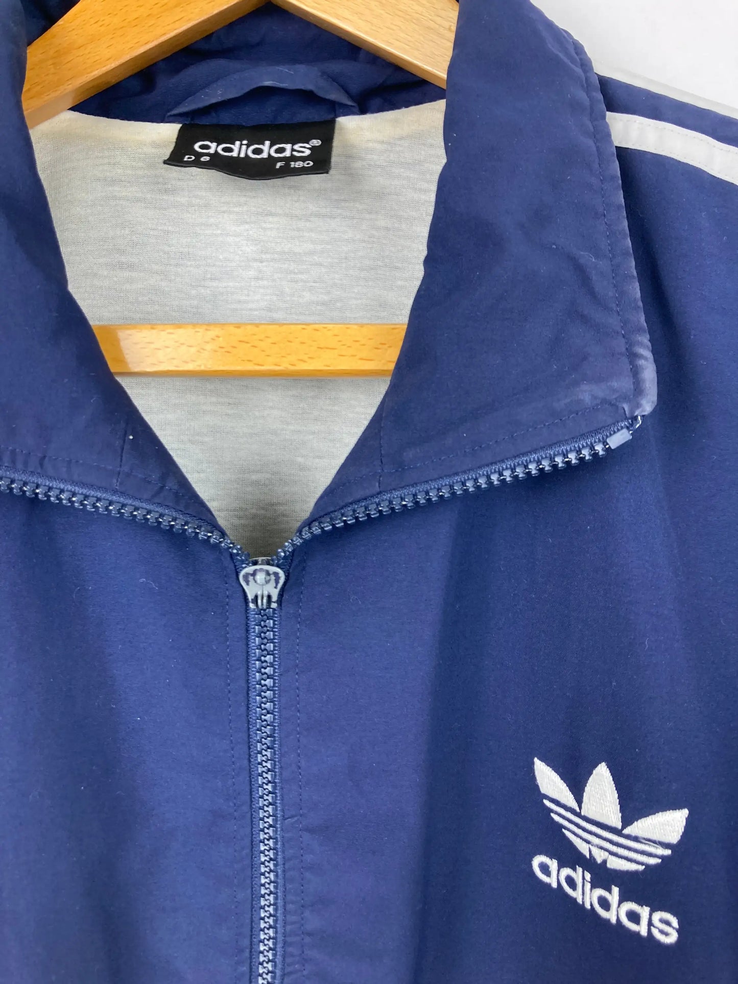 Adidas jacket (L) D6